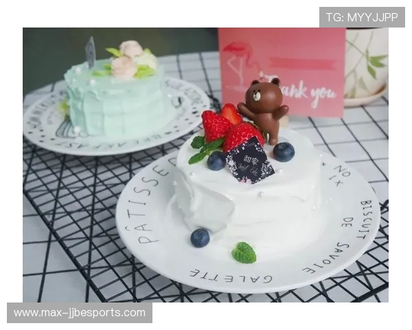 足球明星主题蛋糕店打造专属甜品梦想 吃出球场热血与荣耀